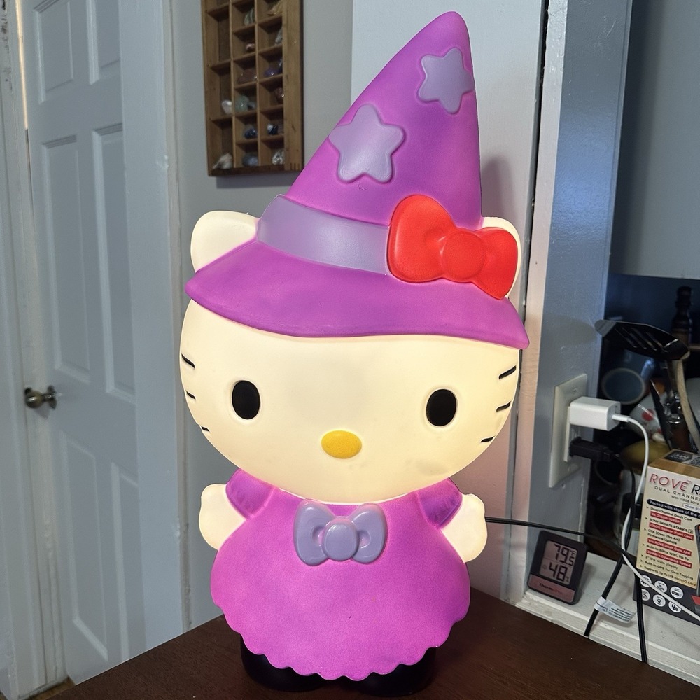 Hello Kitty LARGE Blow Mold Lighted Halloween Sculpture 22 inch Plug-in‎ Figure